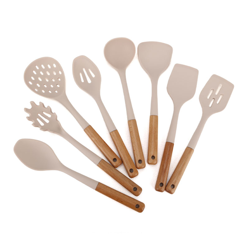 What Makes Silicone Utensils Better Than Wooden or Metal Ones
