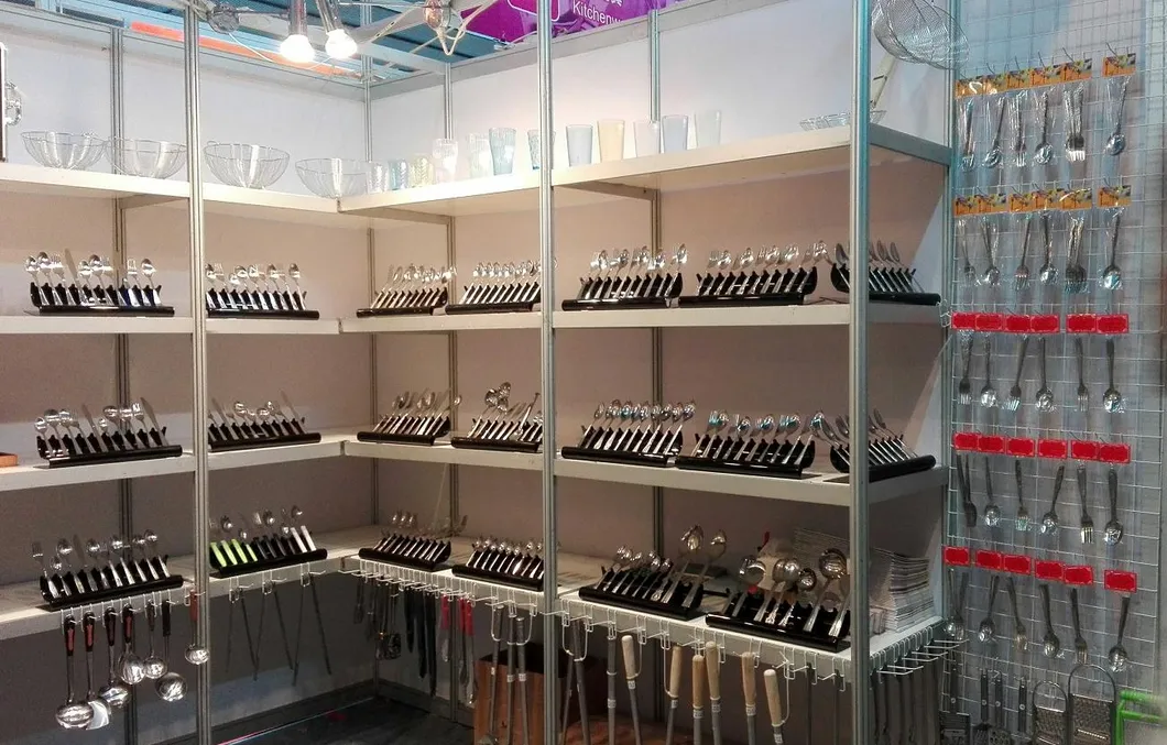 24 Pieces 18/0 Stainless Steel Cutlery with Printing Chinese Pattern PS Handle