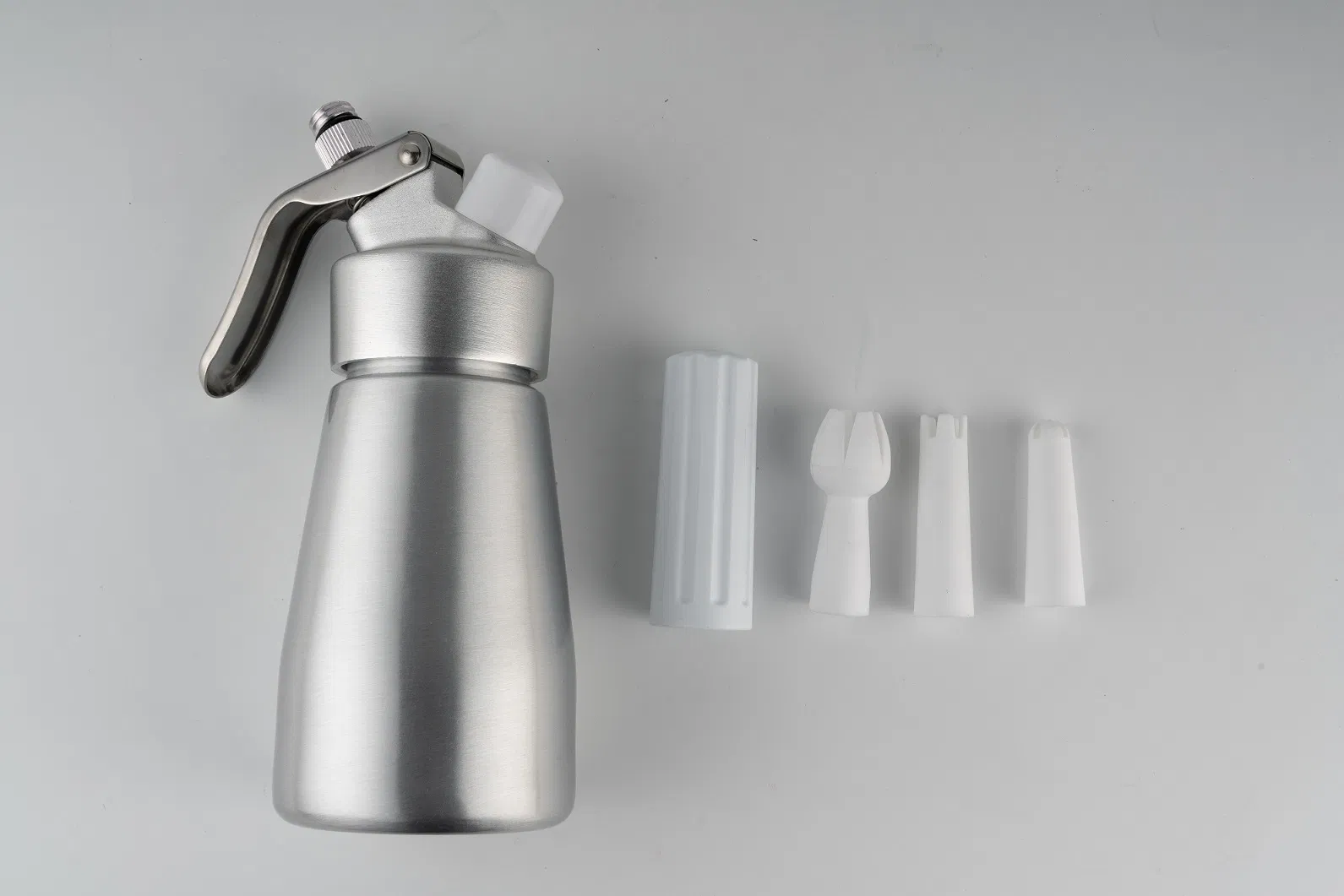 Amazon Hot Sale 250ml Aluminum Cream Whipper with Three Nozzles Whipped Cream Dispenser