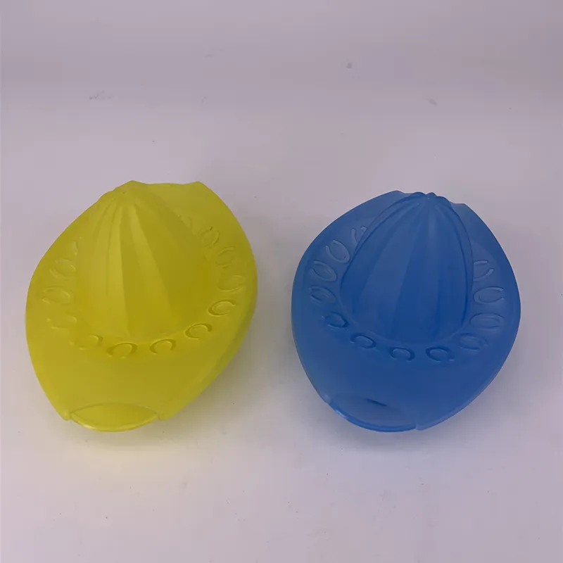 Frost Kitchen Accessories Reusable Plastic Fruit Orange Squeezer Gadget with Built-in and Grater