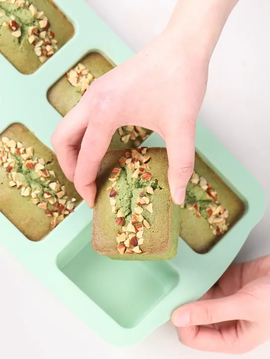 High-Quality Manufacturer Supply Cheesecake Pound Cake Bread Can Be Steamed or Baked Non-Stick Household Baking Tools Silicone Mold 6 with Rectangular Cake Mold