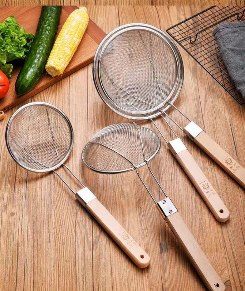Stainless Steel Mesh Strainer Colander with Handle for Kitchen Use