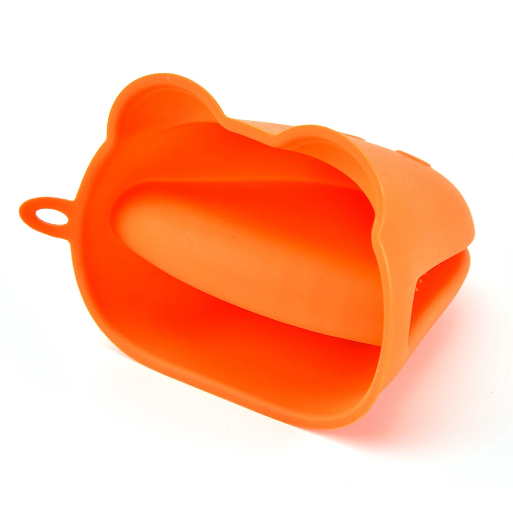 Textured Grip Area for Secure Holding Silicone Oven Mitts